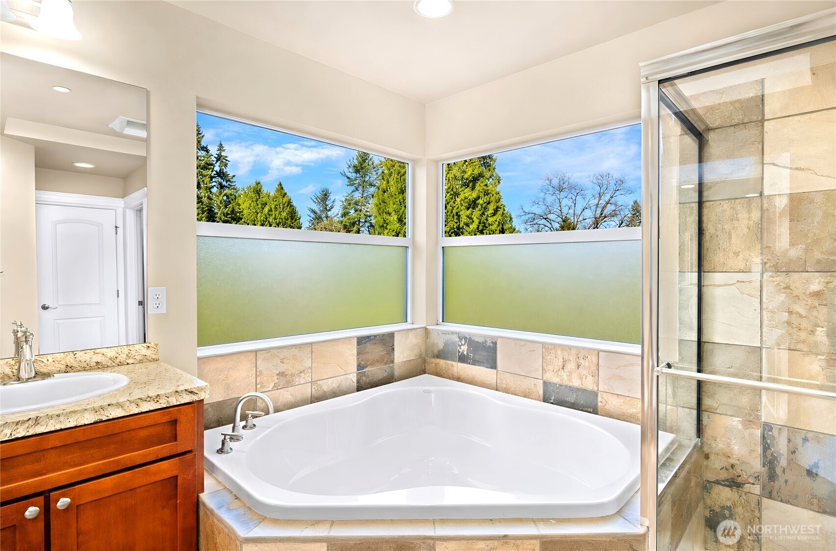 18638 92nd Avenue Northeast Bothell, WA 98011 - Photo 23 of 36