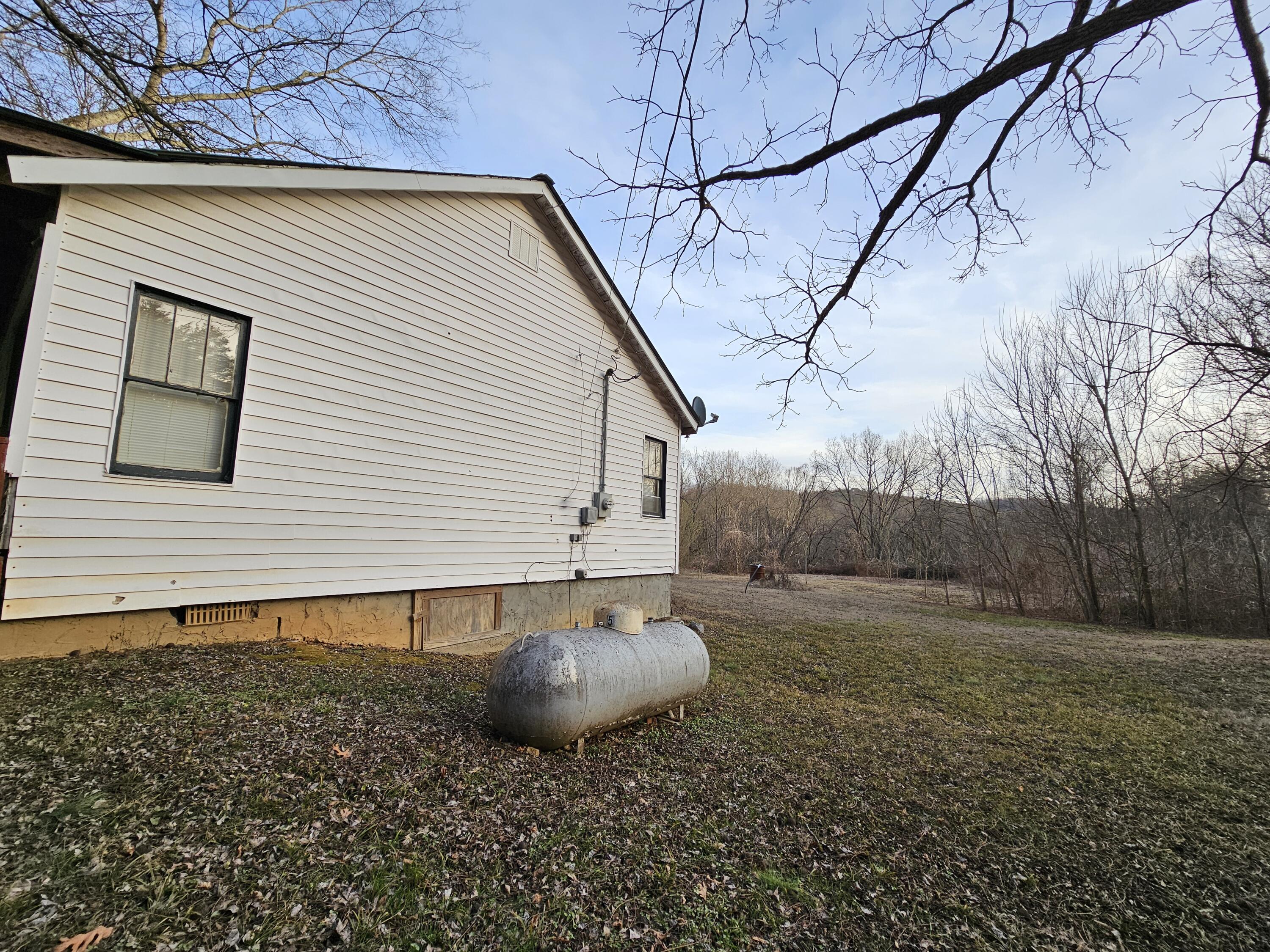 307 Back Valley Road Trenton, GA 30752 - Photo 3 of 12 20240122_171438