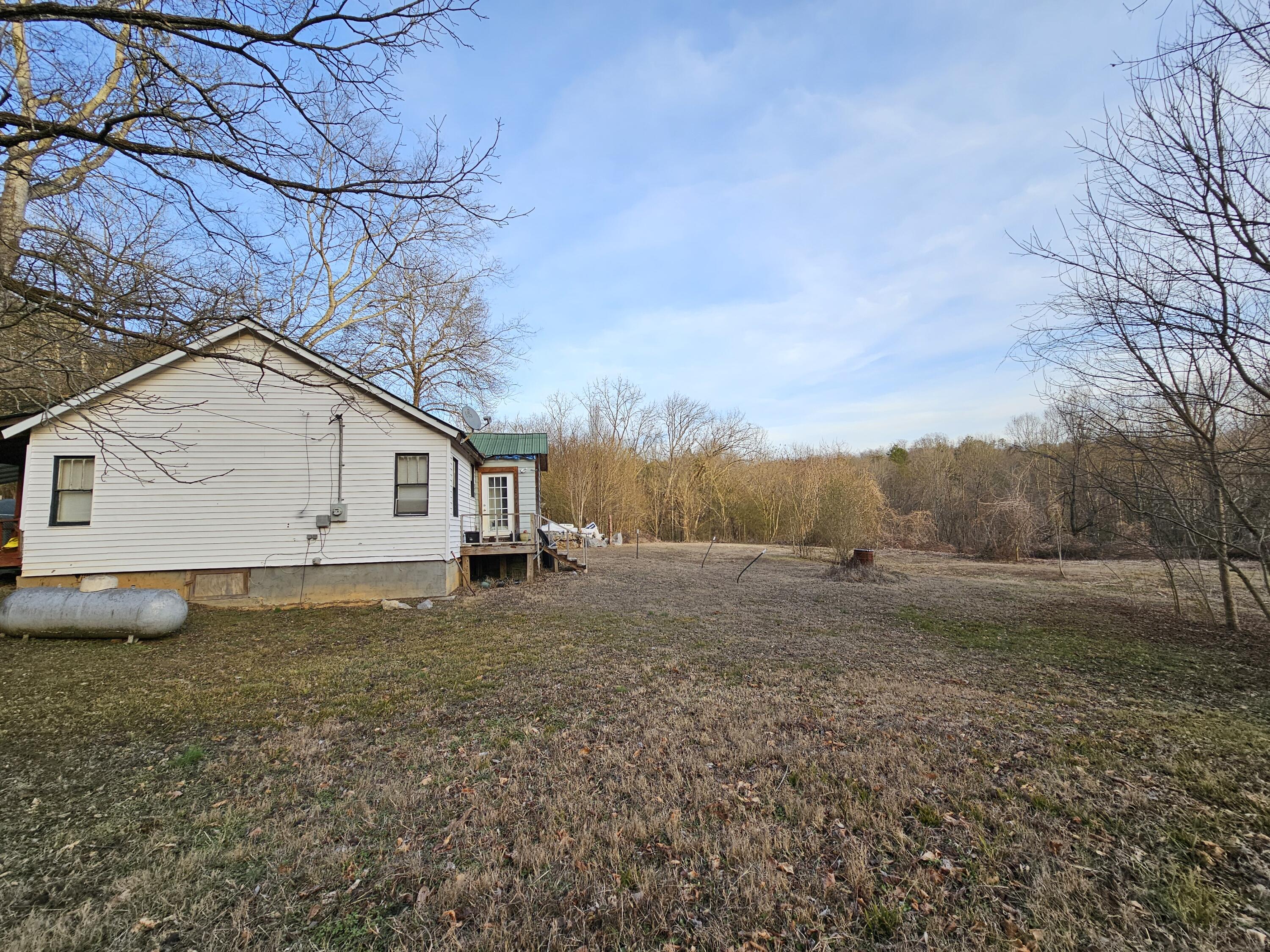 307 Back Valley Road Trenton, GA 30752 - Photo 4 of 12 20240122_171319