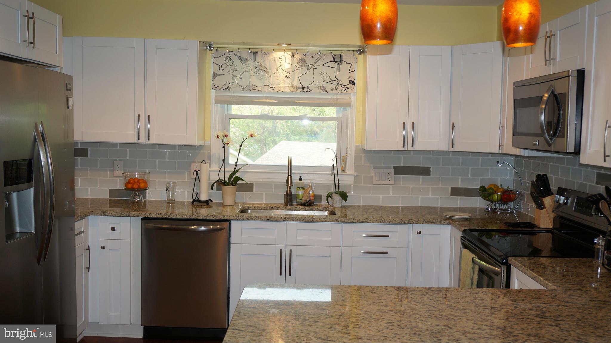 306 South Irving Road Sterling, VA 20164 - Photo 1 of 20 Kitchen