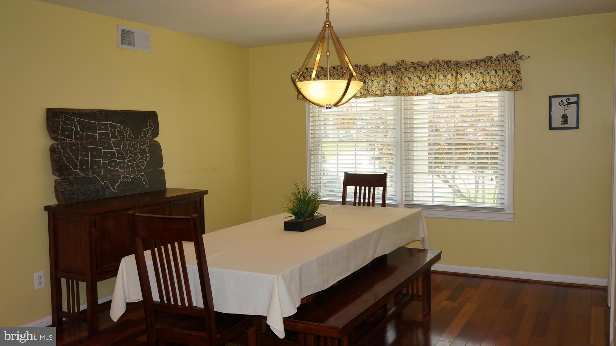 306 South Irving Road Sterling, VA 20164 - Photo 3 of 20 Dining Room
