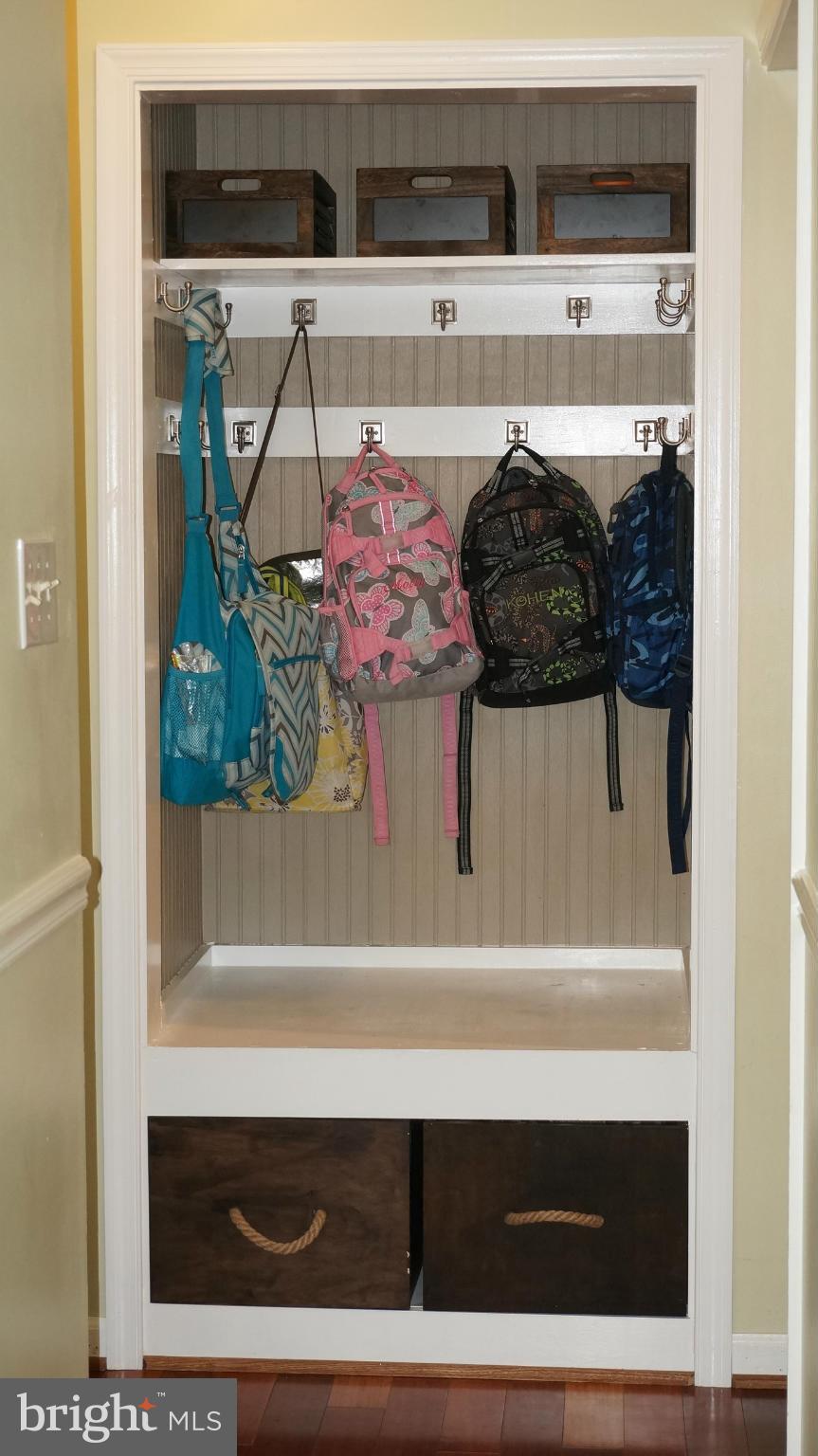 306 South Irving Road Sterling, VA 20164 - Photo 4 of 20 Interior (General)
