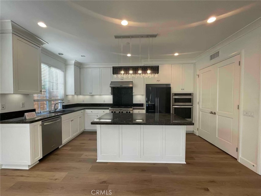 148 Stallion Irvine, CA 92602 - Photo 2 of 17