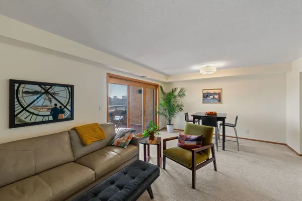 $255,000 | 110 1st Avenue Northeast, Unit F1502, Minneapolis, MN 55413