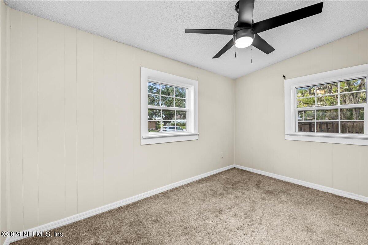 260 Brickyard Road Middleburg, FL 32068 - Photo 29 of 52 an empty room with a window