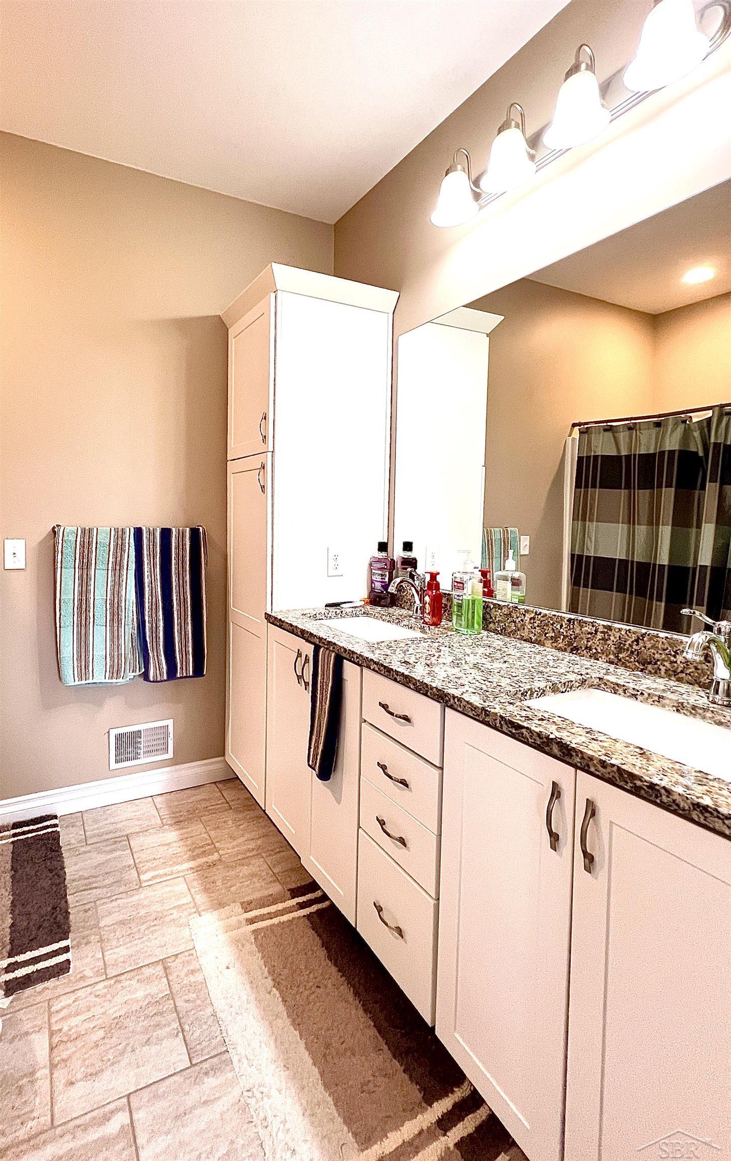 2519 Amelith Road Bay City, MI 48706 - Photo 12 of 27 50137359-69a6a048-0450-4363-ad59-94c6eebd90ea.JPG