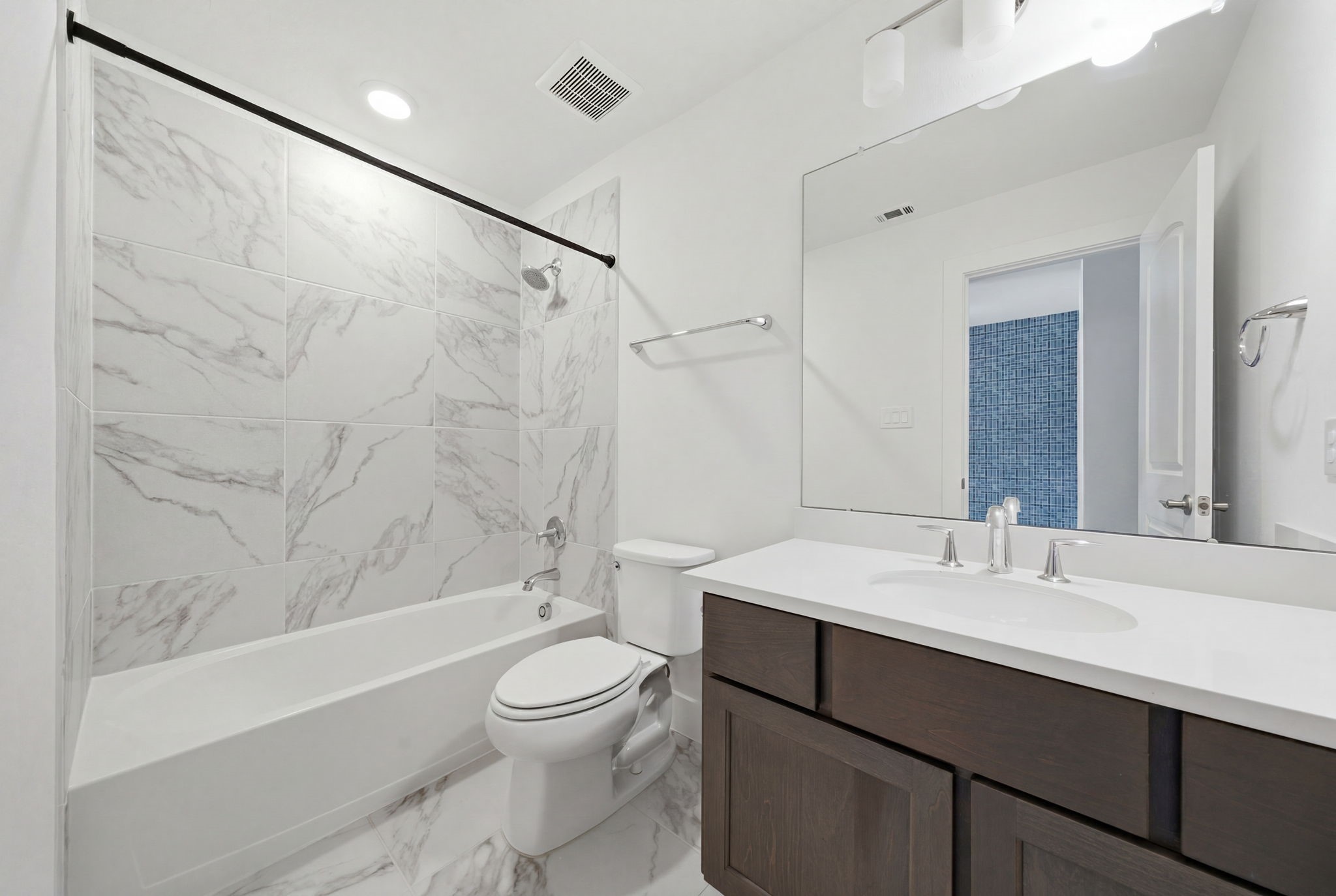 4712 Lorelai Lane Spring, TX 77386 - Photo 24 of 35 Full Bathroom #4 located on the 2nd floor