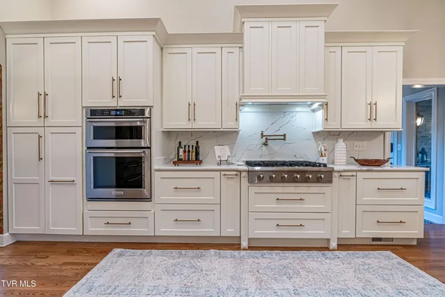 $995,000 | 469 Winterham Drive, Abingdon, VA 24211