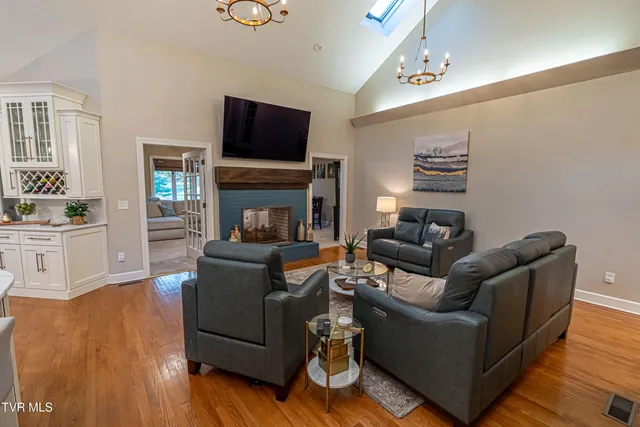 $995,000 | 469 Winterham Drive, Abingdon, VA 24211