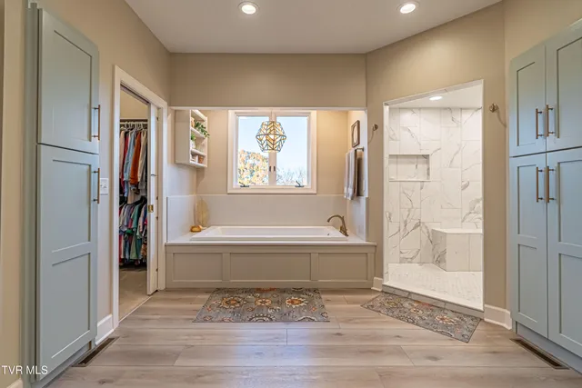 $995,000 | 469 Winterham Drive, Abingdon, VA 24211