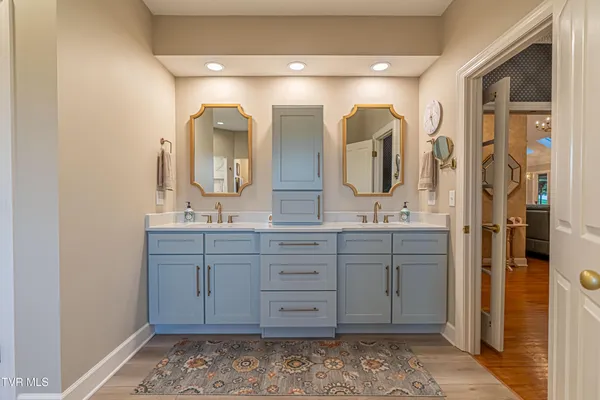 $995,000 | 469 Winterham Drive, Abingdon, VA 24211