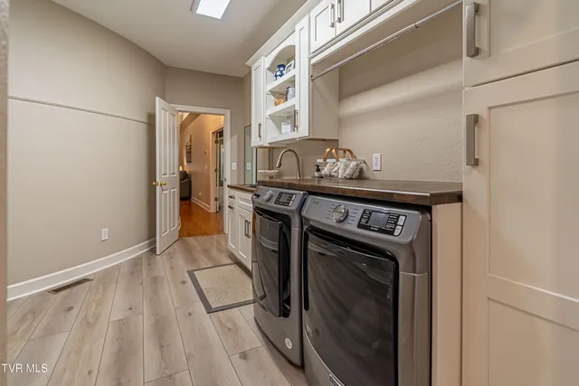 $995,000 | 469 Winterham Drive, Abingdon, VA 24211