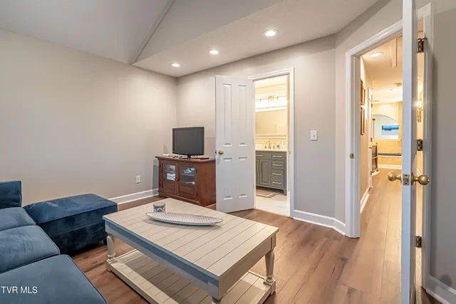 $995,000 | 469 Winterham Drive, Abingdon, VA 24211