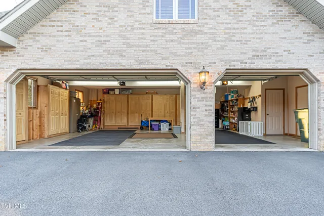 $995,000 | 469 Winterham Drive, Abingdon, VA 24211