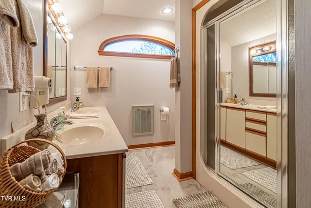 $995,000 | 469 Winterham Drive, Abingdon, VA 24211