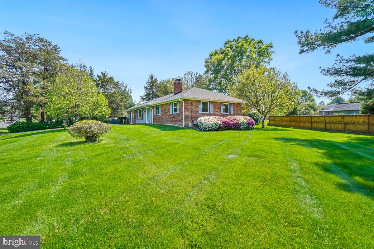 18804 Willow Grove Road Olney, MD 20832 - Photo 3 of 47 Gallery Image 3