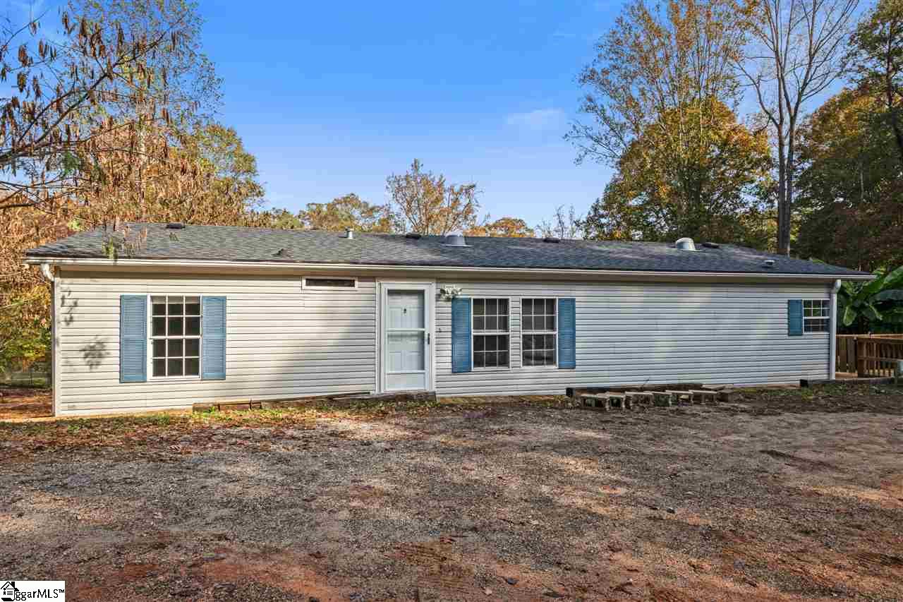 505 Robinson Road Greer, SC 29651 - Photo 1 of 29