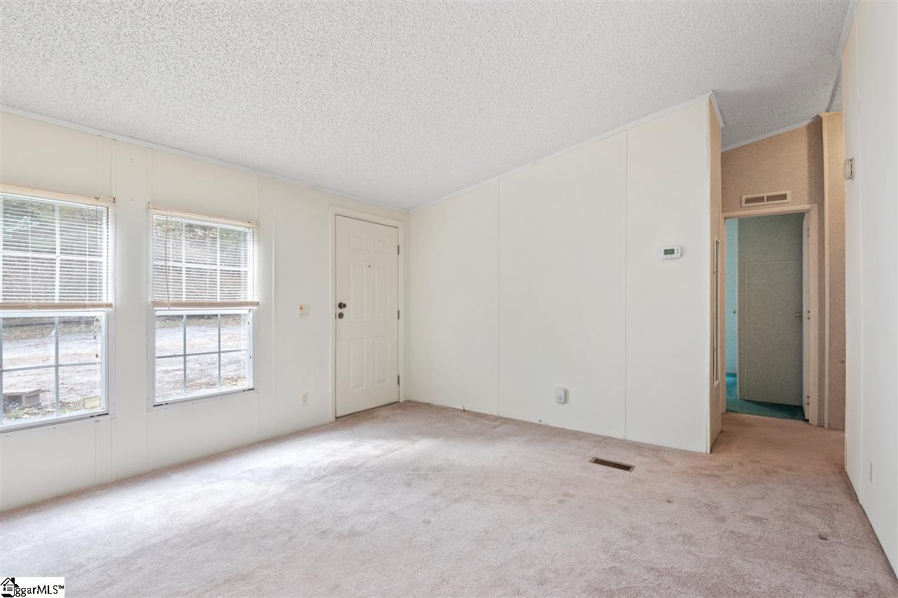 505 Robinson Road Greer, SC 29651 - Photo 15 of 29