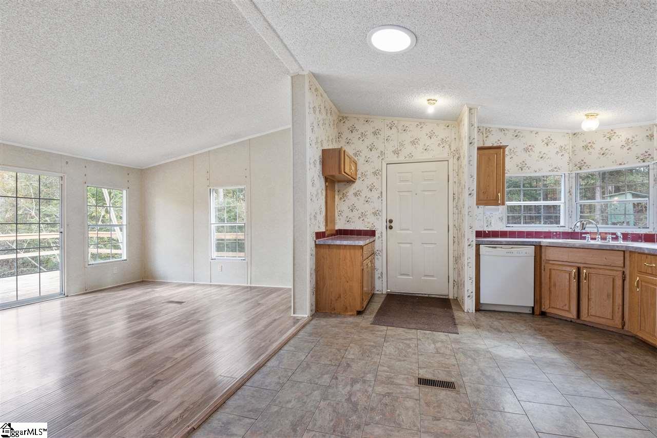 505 Robinson Road Greer, SC 29651 - Photo 17 of 29