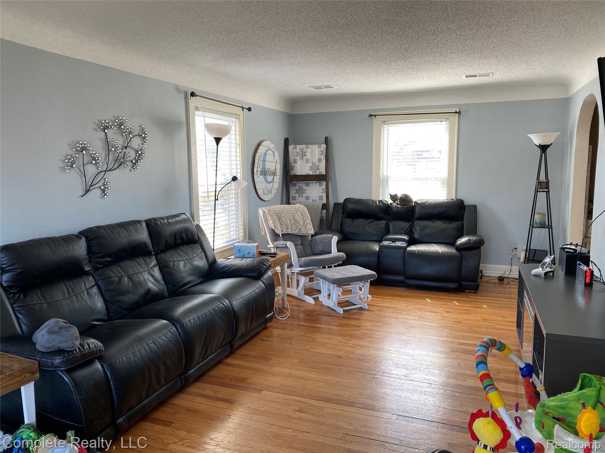 5447 Lapeer Road Burton, MI 48509 - Photo 16 of 61 2021-04-02 12.27