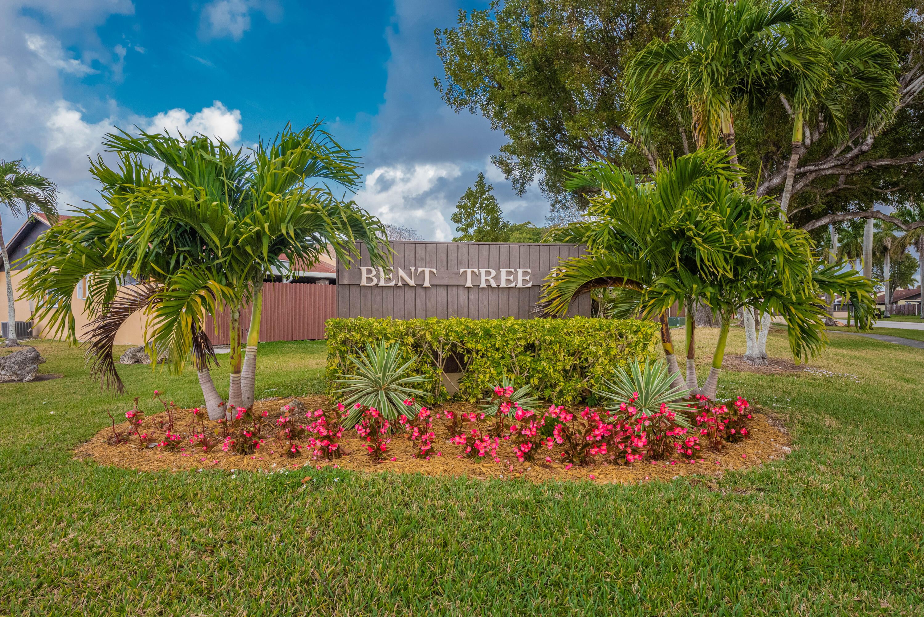 14053 Southwest 53rd Terrace Miami, FL 33175 - Photo 1 of 31 14053 SW 53 terrace Miami (1 of 32) - Co
