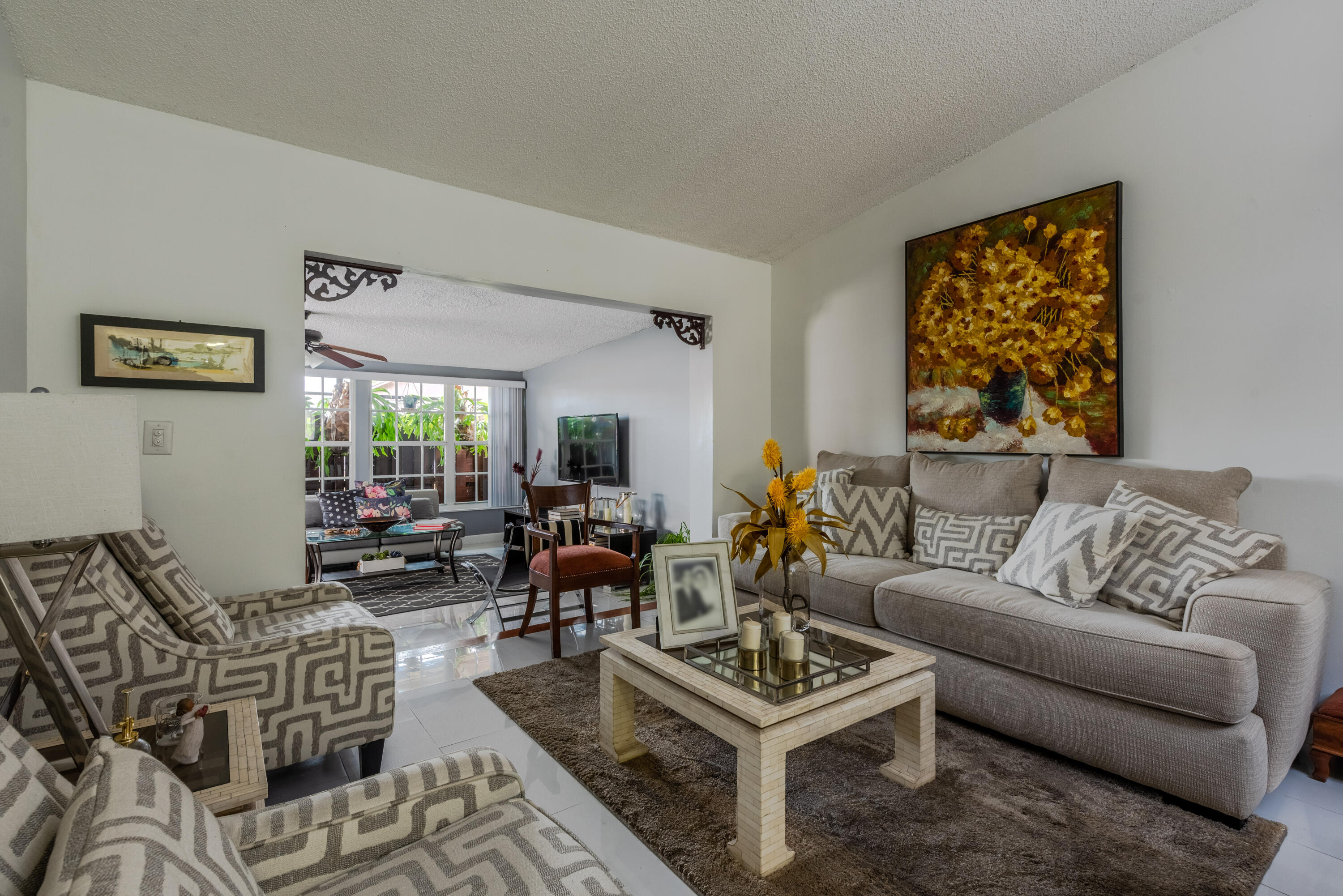 14053 Southwest 53rd Terrace Miami, FL 33175 - Photo 7 of 31 14053 SW 53 terrace Miami (8 of 32)