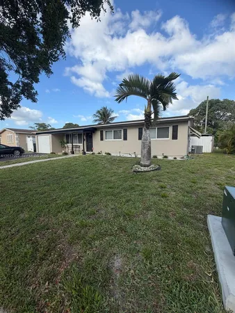 $3,500 | 621 Southwest 71st Terrace, Pembroke Pines, FL 33023