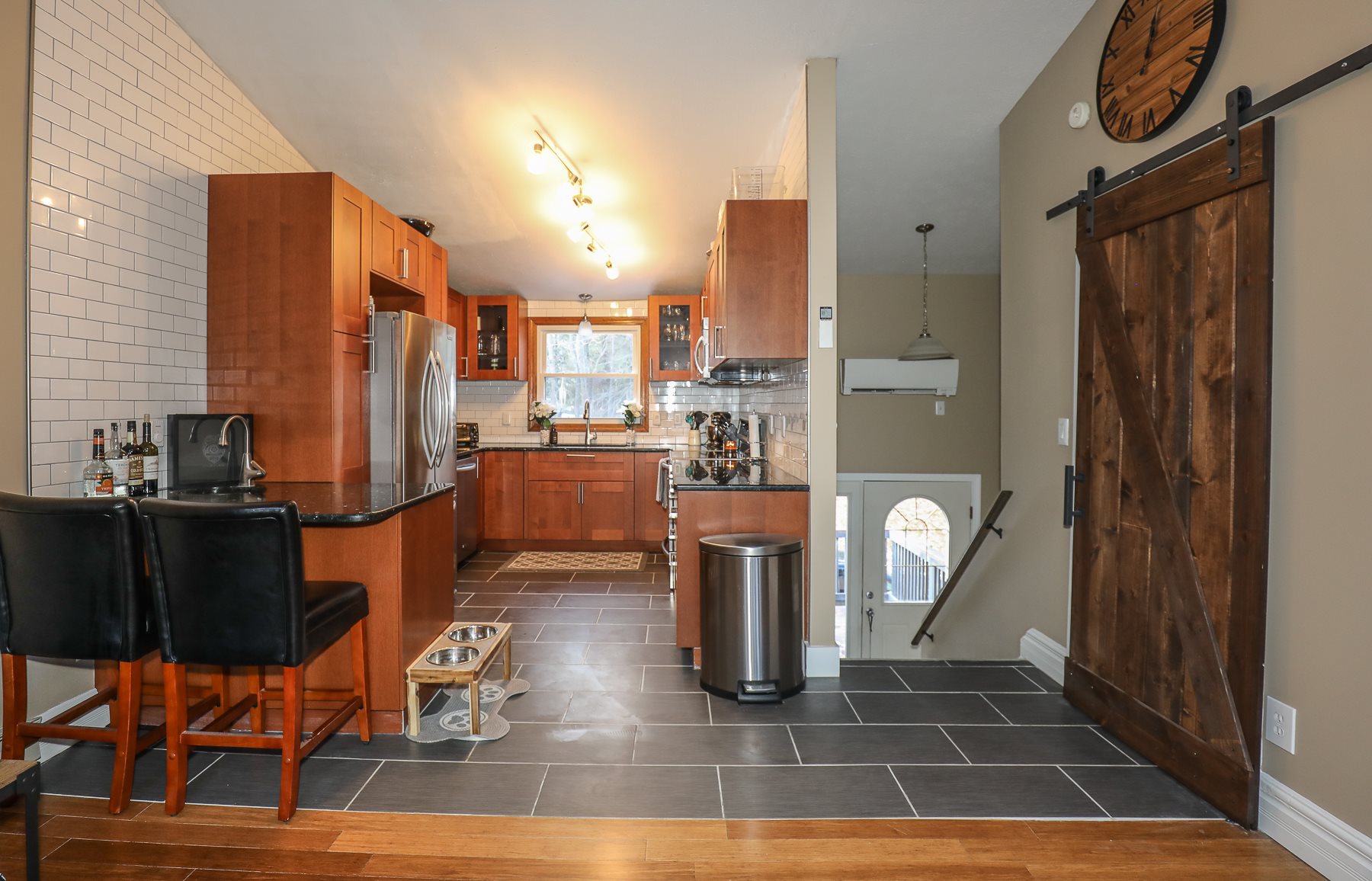 172 Morse Road Manchester, NH 03104 - Photo 2 of 37 Gallery Image 2