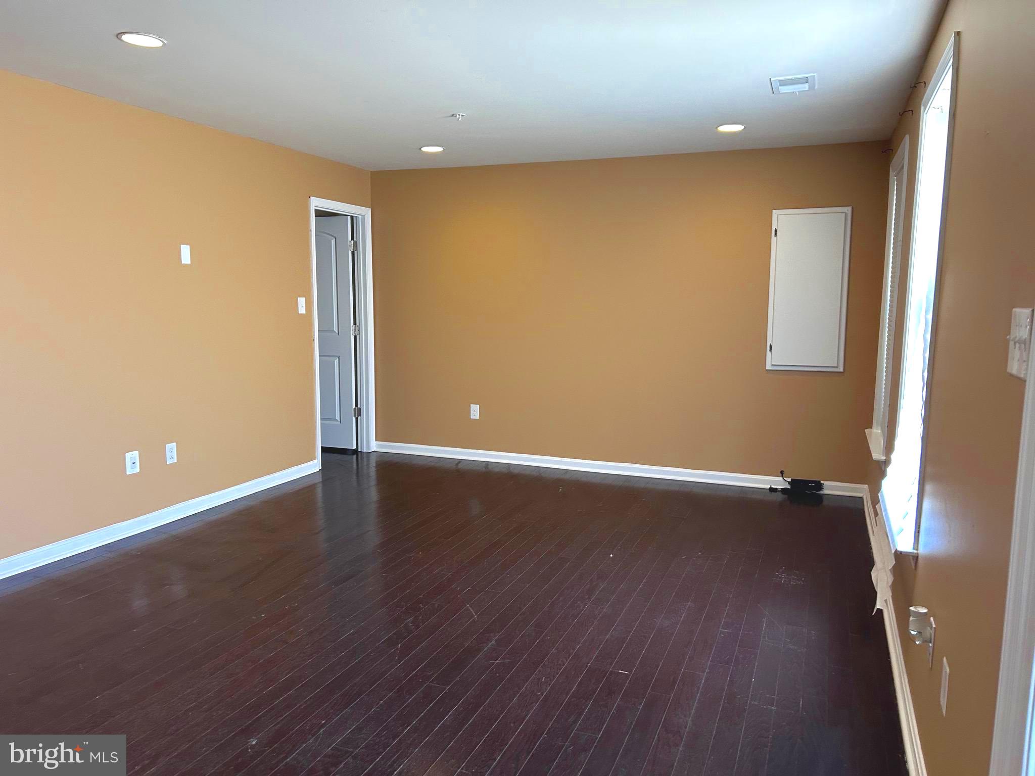 9623 Smithview Place Lanham, MD 20706 - Photo 2 of 39