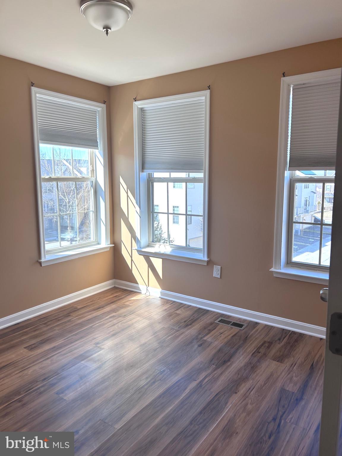 9623 Smithview Place Lanham, MD 20706 - Photo 23 of 39 1st bedroom