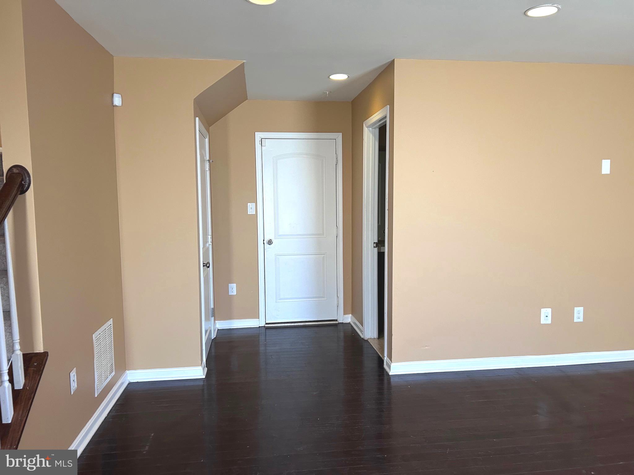9623 Smithview Place Lanham, MD 20706 - Photo 3 of 39