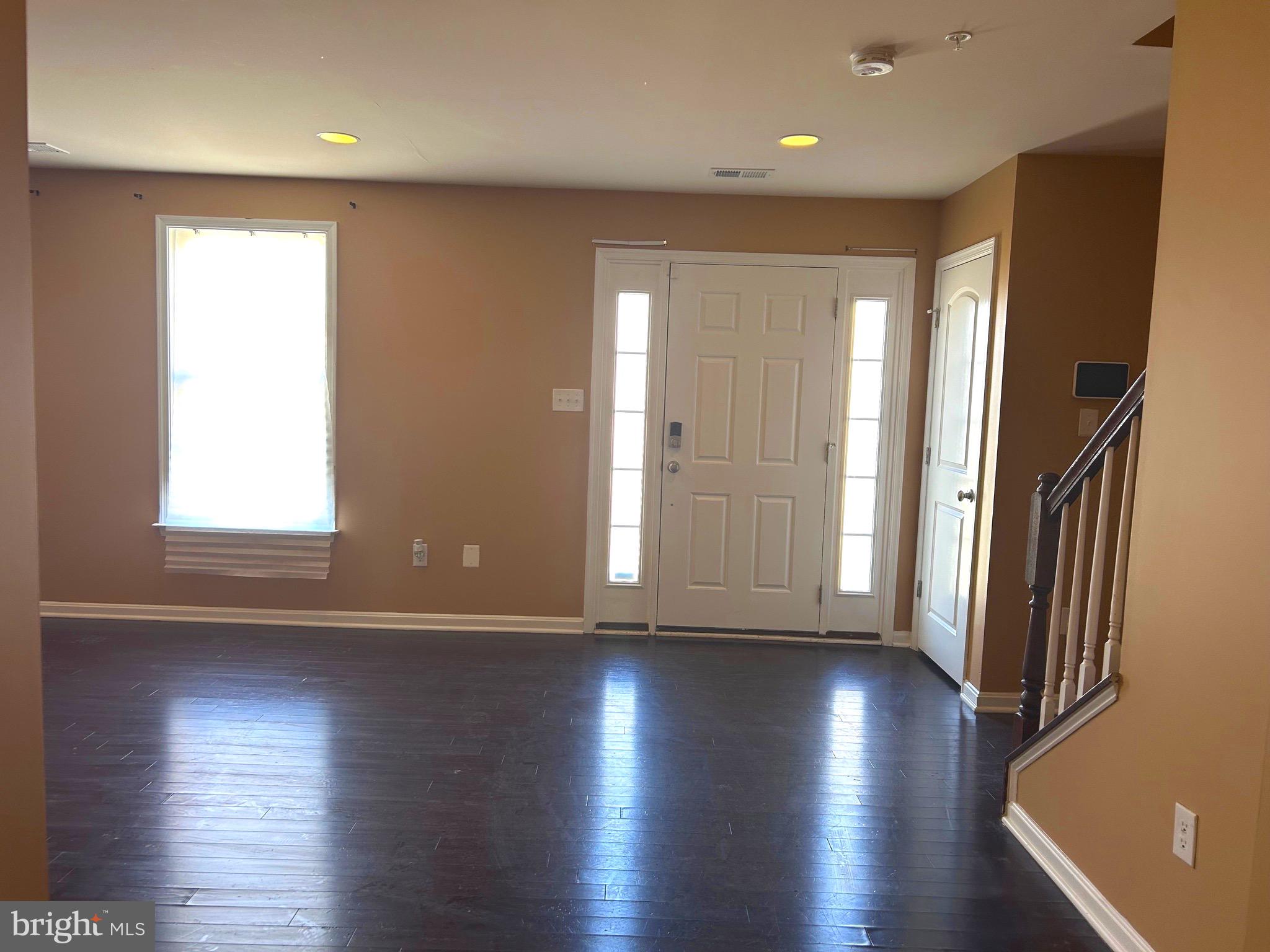 9623 Smithview Place Lanham, MD 20706 - Photo 4 of 39 Main entrance