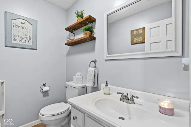 $299,900 | 1312 West Country Club Road, Connersville, IN 47331