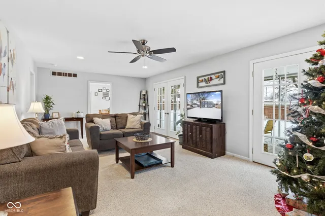 $299,900 | 1312 West Country Club Road, Connersville, IN 47331