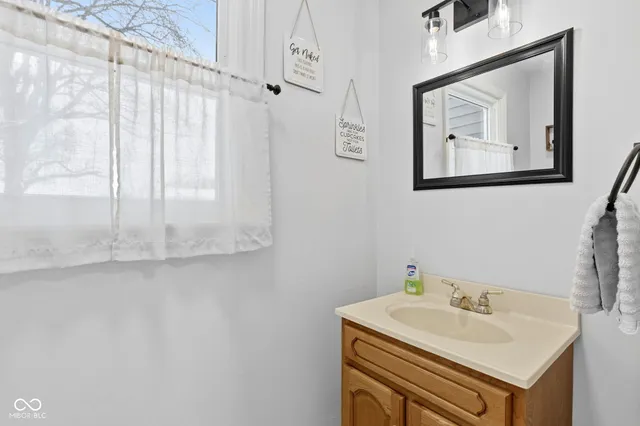 $299,900 | 1312 West Country Club Road, Connersville, IN 47331