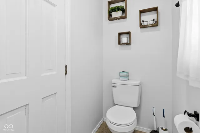 $299,900 | 1312 West Country Club Road, Connersville, IN 47331