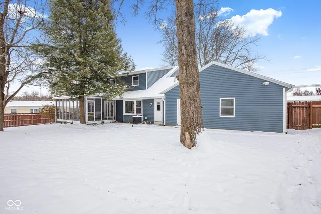 $299,900 | 1312 West Country Club Road, Connersville, IN 47331