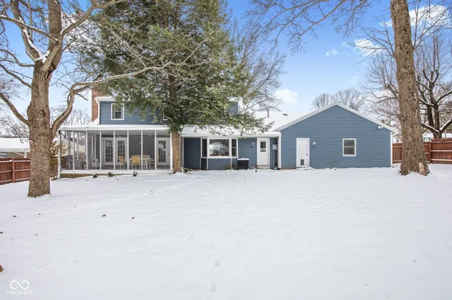 $299,900 | 1312 West Country Club Road, Connersville, IN 47331