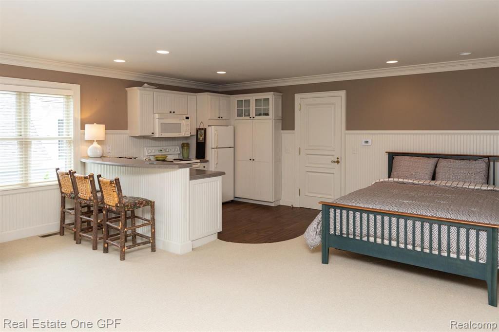 992 Lake Shore Road Grosse Pointe Shores, MI 48236 - Photo 40 of 59