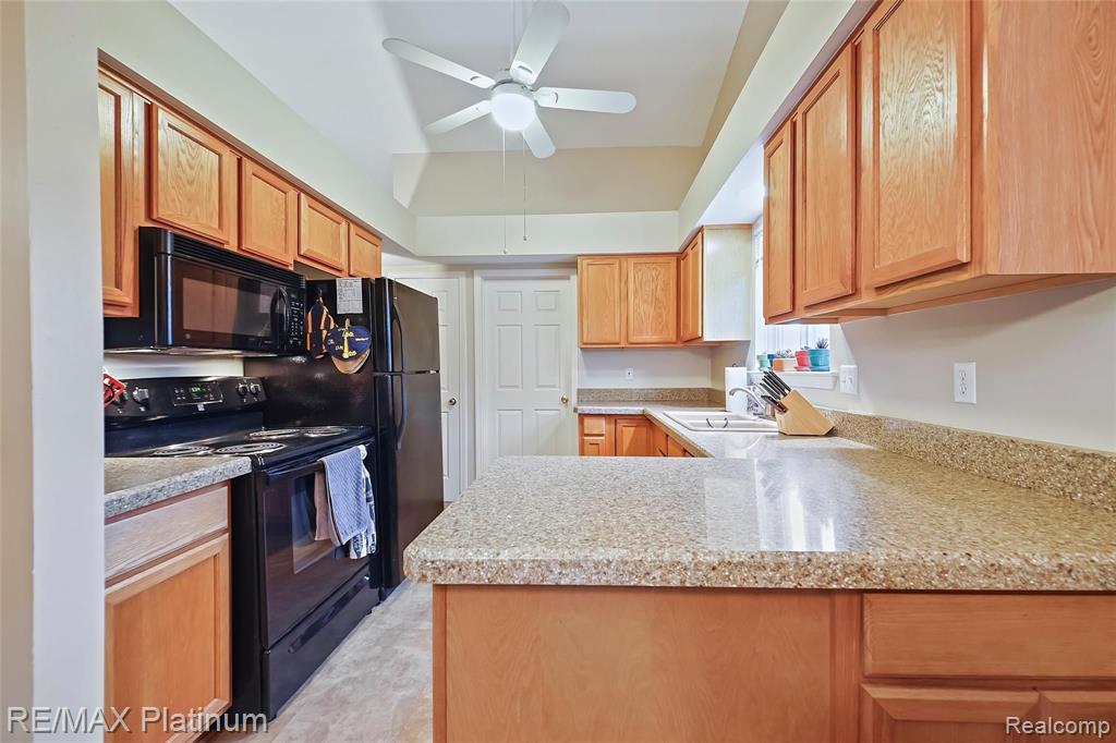 45860 Reedgrass Lane Belleville, MI 48111 - Photo 10 of 23