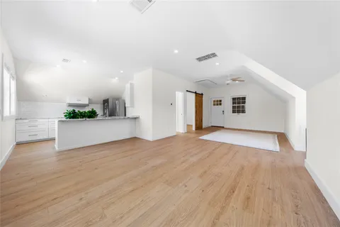 $1,750,000 | 7670 Nez Perce Trace, Manor, TX 78653