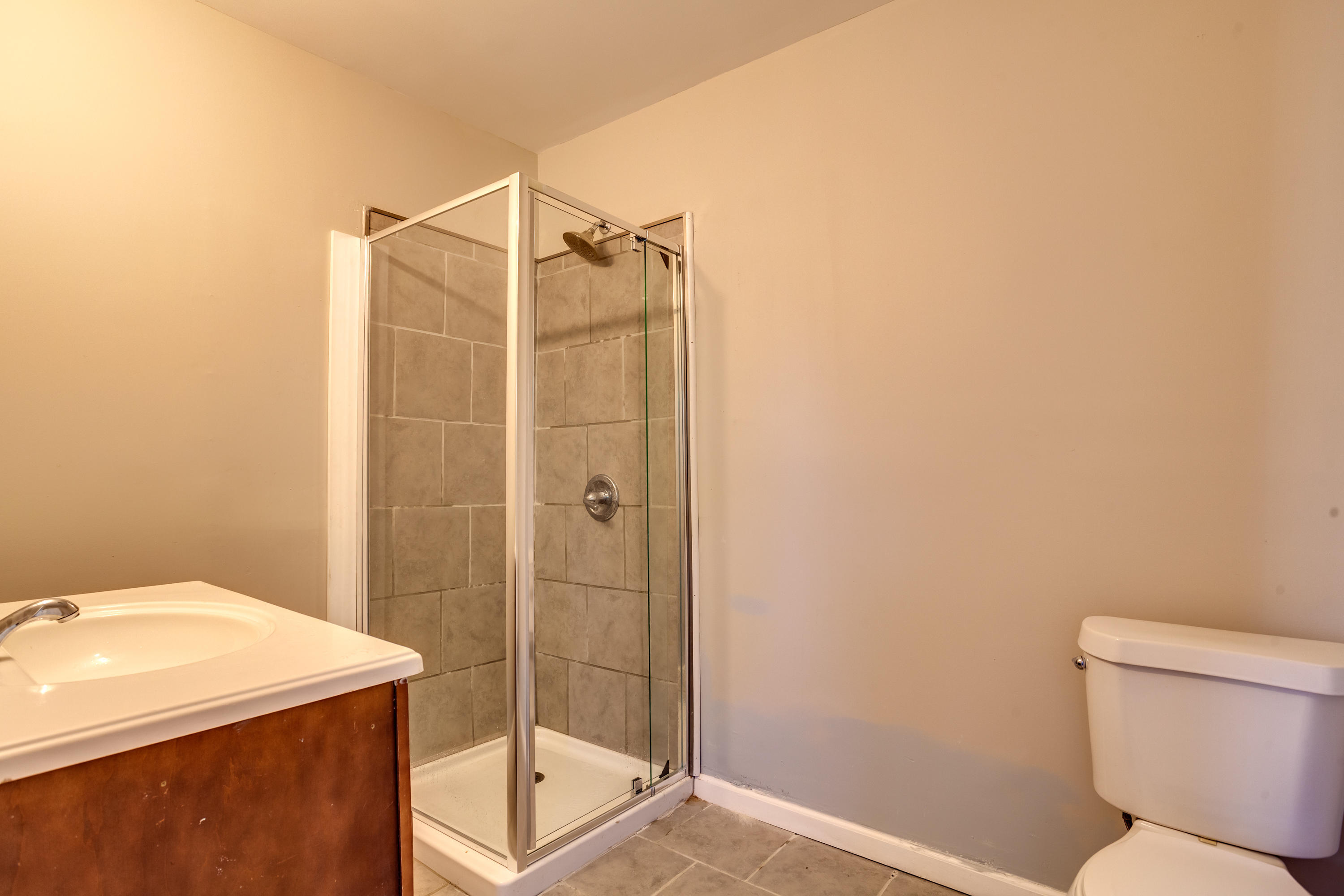 812 Deaderick Road Knoxville, TN 37920 - Photo 7 of 9 021210304-3-812DeaderickRdKnoxvilleTN-SM