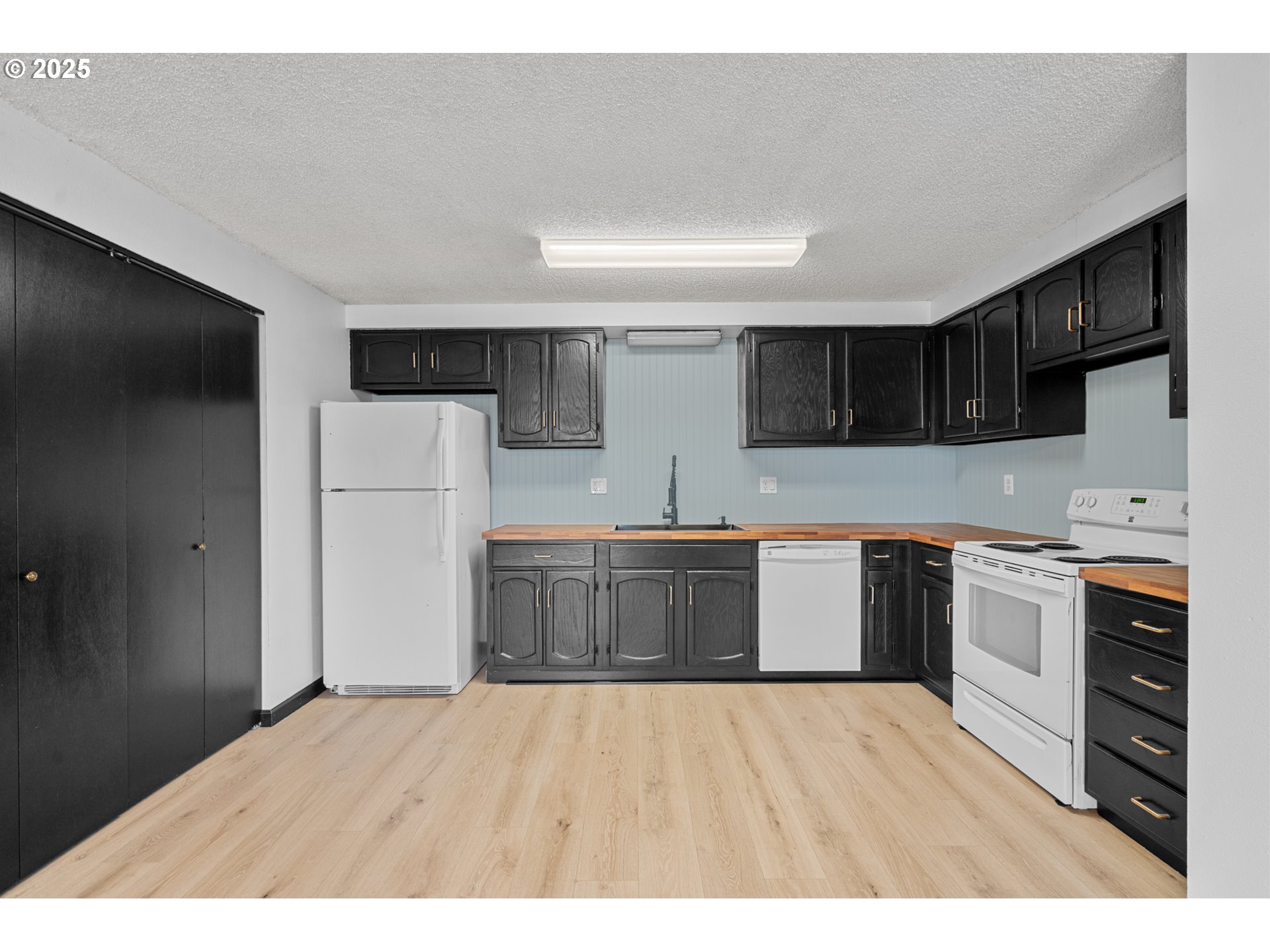 2205 Southwest Perkins Avenue Pendleton, OR 97801 - Photo 13 of 32