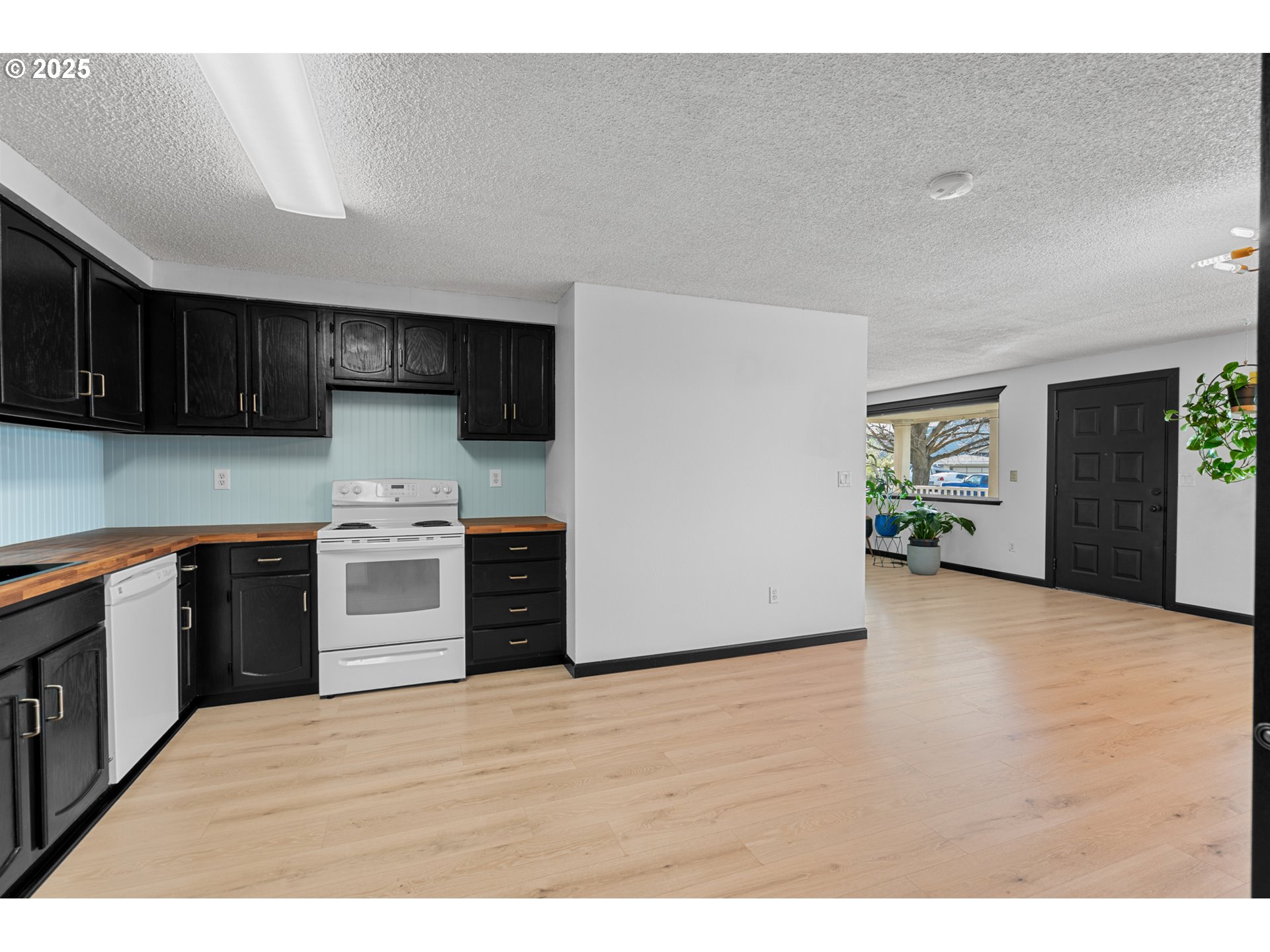 2205 Southwest Perkins Avenue Pendleton, OR 97801 - Photo 14 of 32