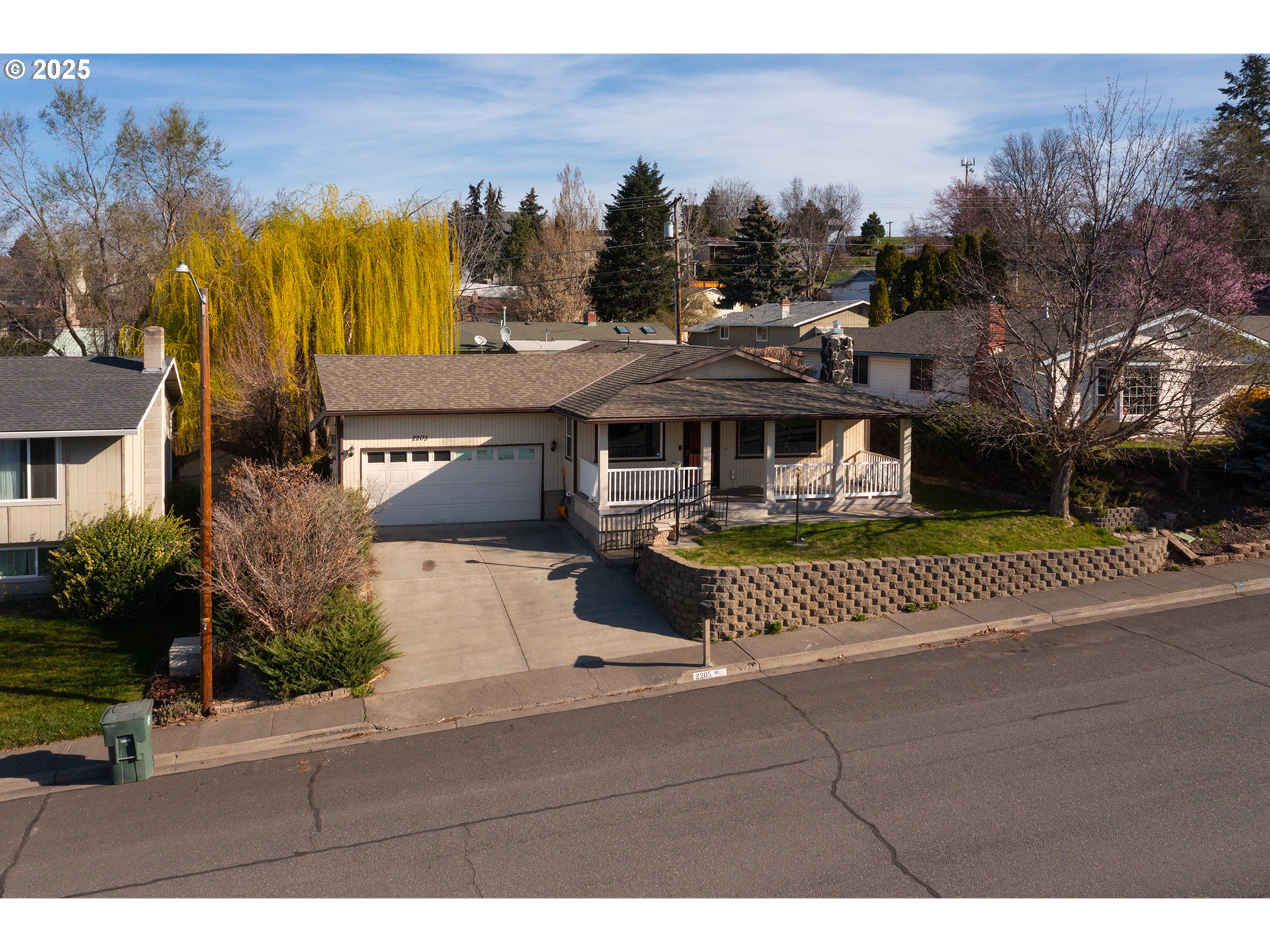 2205 Southwest Perkins Avenue Pendleton, OR 97801 - Photo 2 of 32