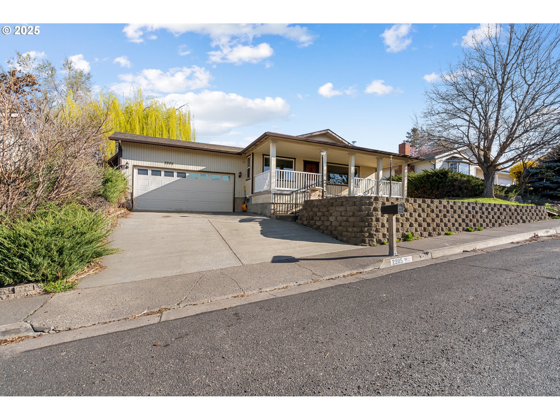 2205 Southwest Perkins Avenue Pendleton, OR 97801 - Photo 5 of 32