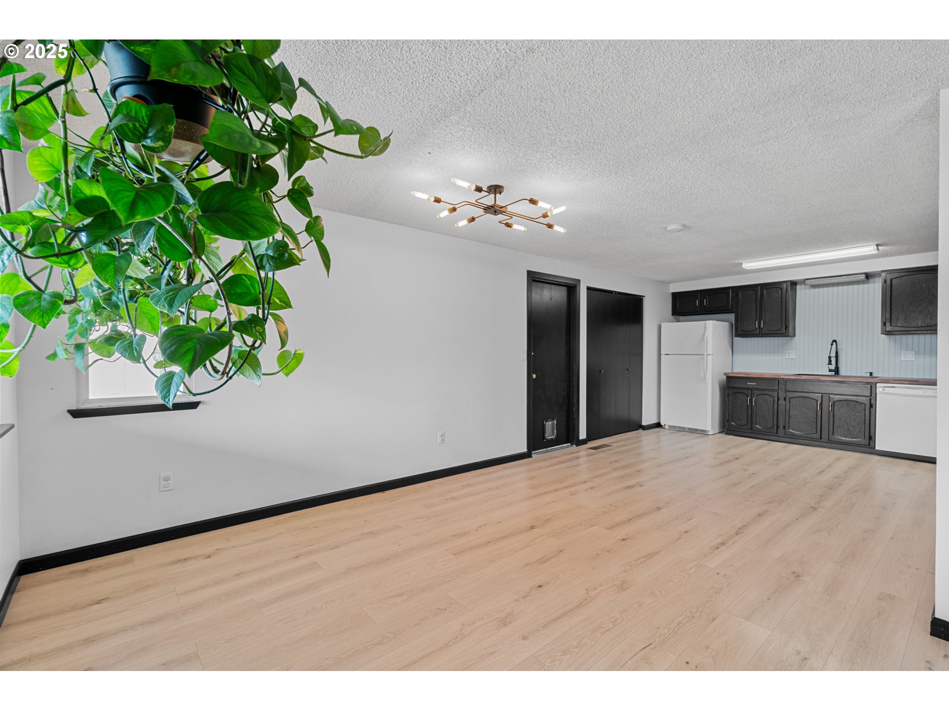 2205 Southwest Perkins Avenue Pendleton, OR 97801 - Photo 10 of 32