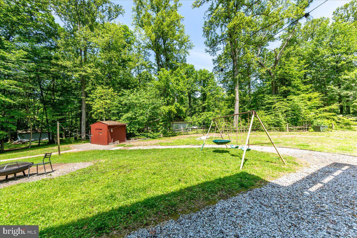 7200 Ridgeway Drive Manassas, VA 20112 - Photo 9 of 33 Large open backyard