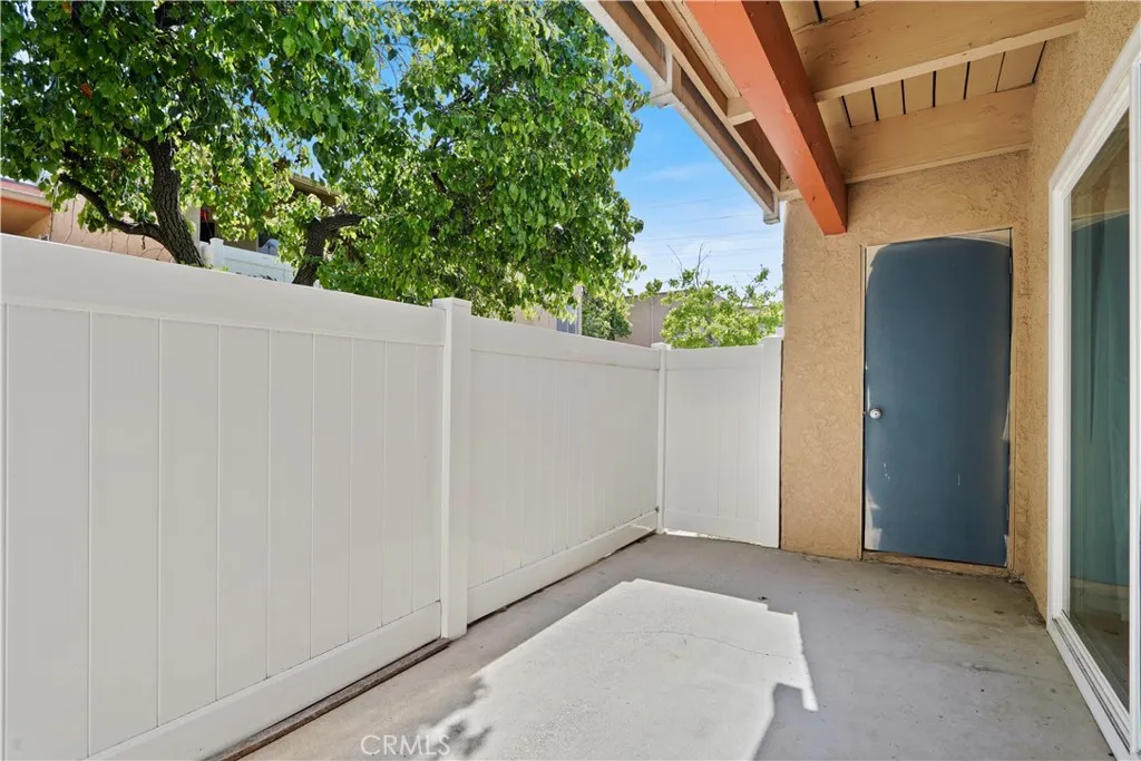 10331 Lindley Avenue Porter Ranch, CA 91326 - Photo 3 of 27