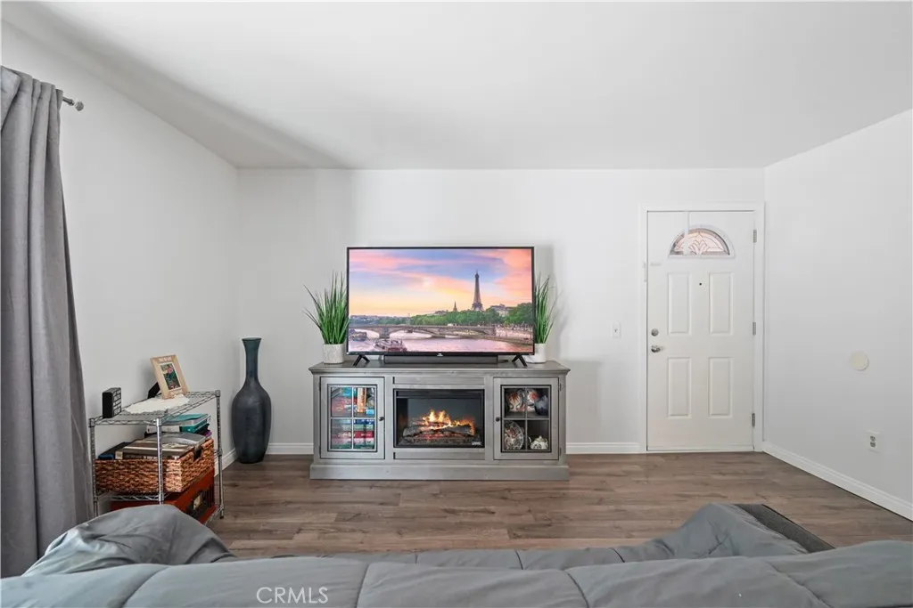 10331 Lindley Avenue Porter Ranch, CA 91326 - Photo 5 of 27